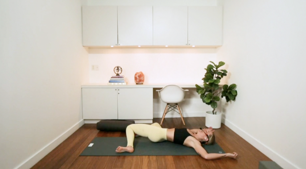 Morning Stretch & Meditation (20 min) - with Mikaela Millington