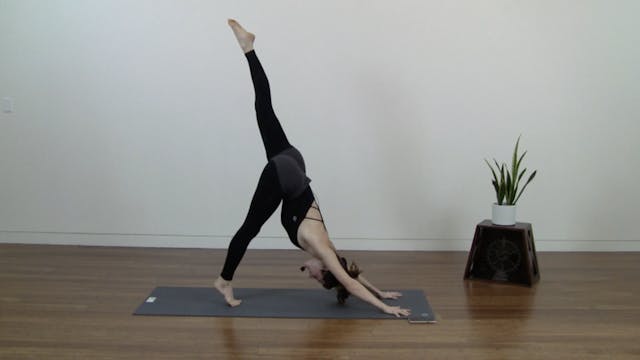 Live Replay: Strong Core Power Yoga (...