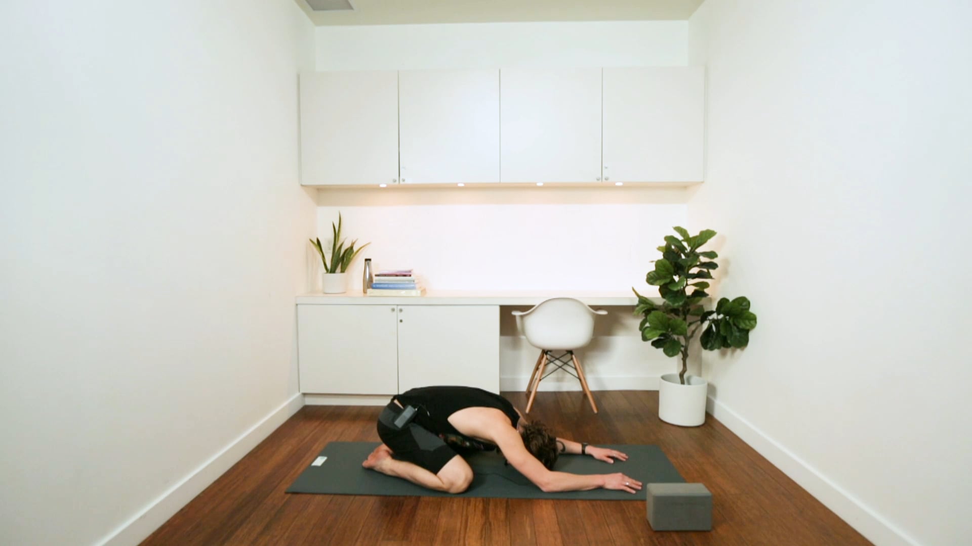 Power Yoga (60 min) - with Connor Roff