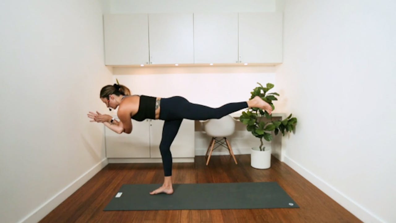 Morning Yoga Flow (35 min) with Vanessa Bourget Vanessa Bourget