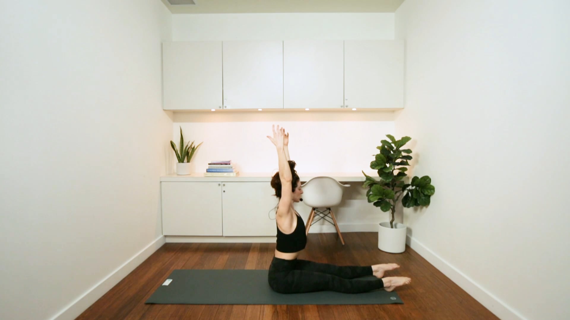 Fluid Flow Yoga (60 min) - with Krystina Simes