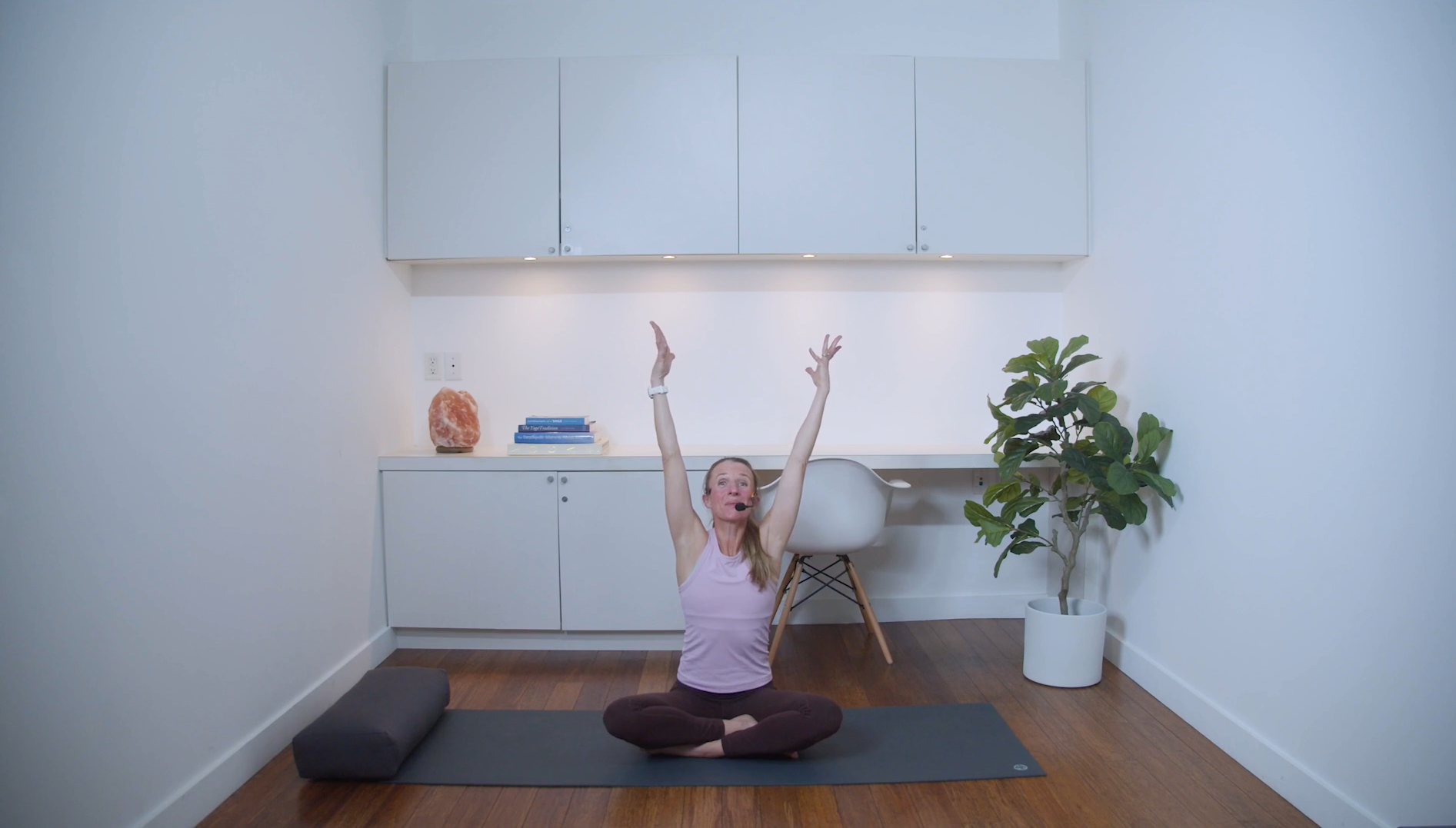 Home for the Holidays Hatha (35 min) - with Rebecca Hollingworth