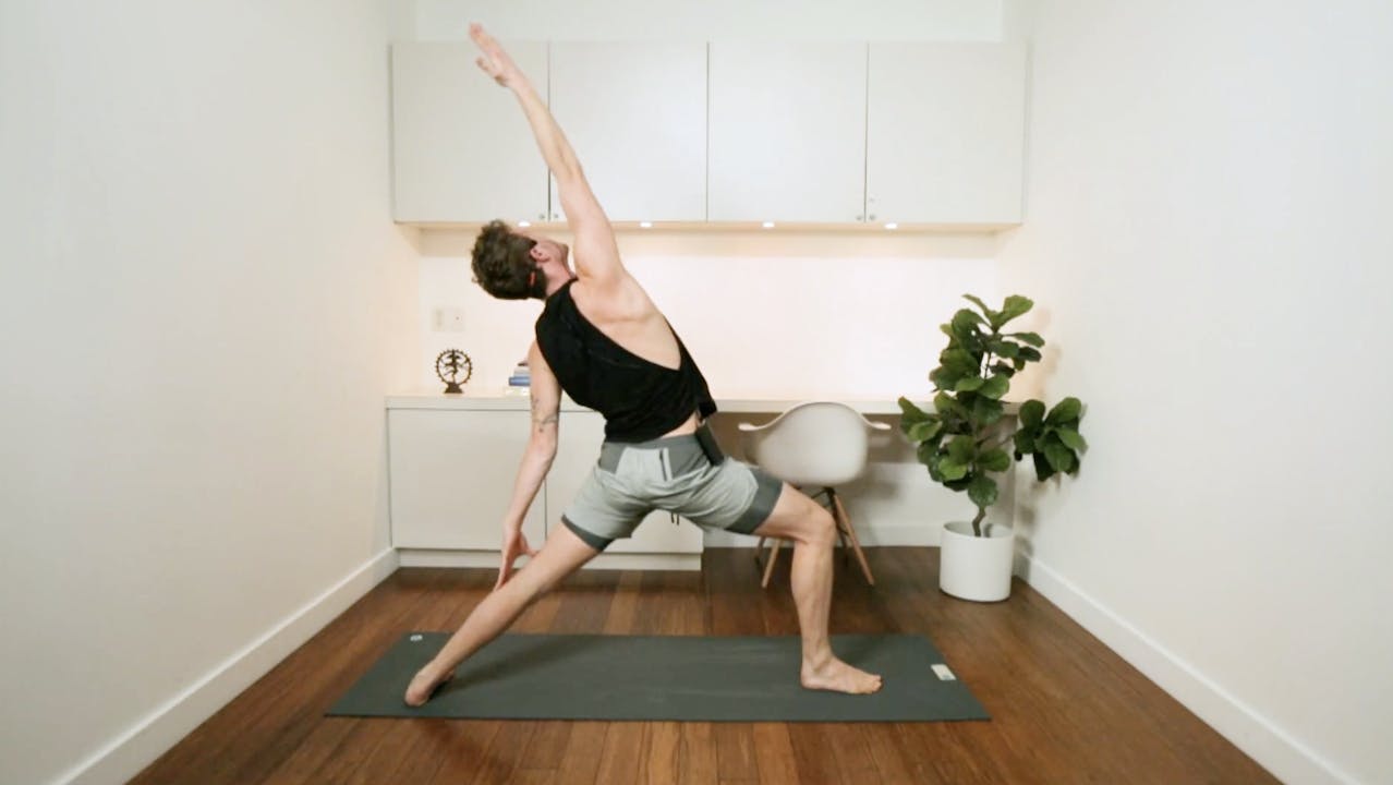 Fast & Fiery Flow (35 min) - with Connor Roff - Connor Roff - YYOGA at Home