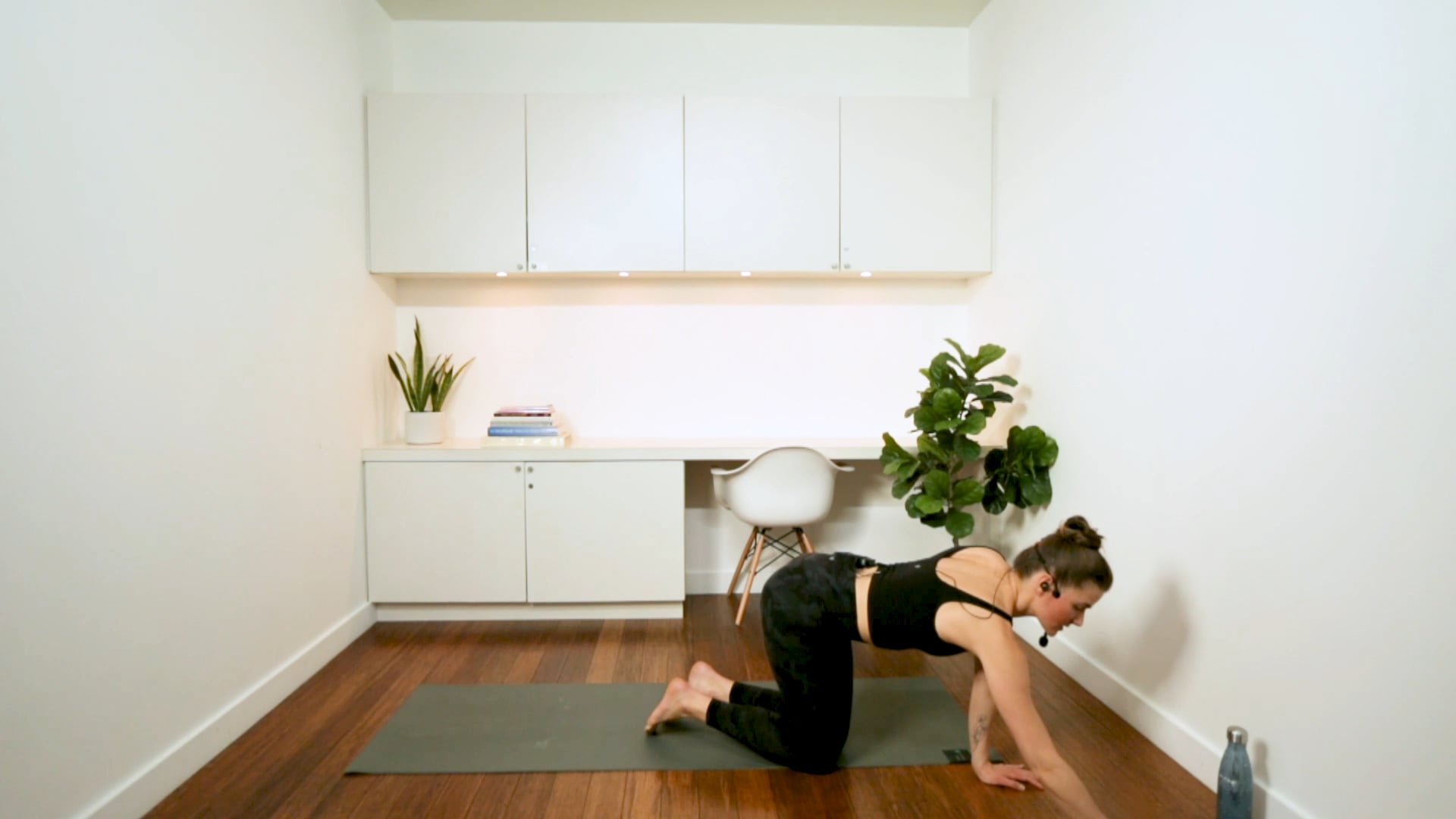 Nourishing Flow (45 min) - with Heather Obre