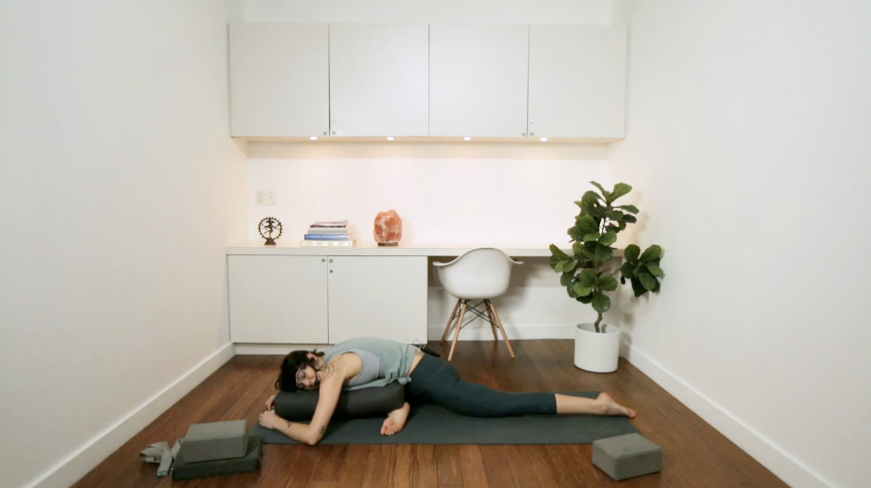 Mellow Melt Yoga (20 min) - with Sasha Smith