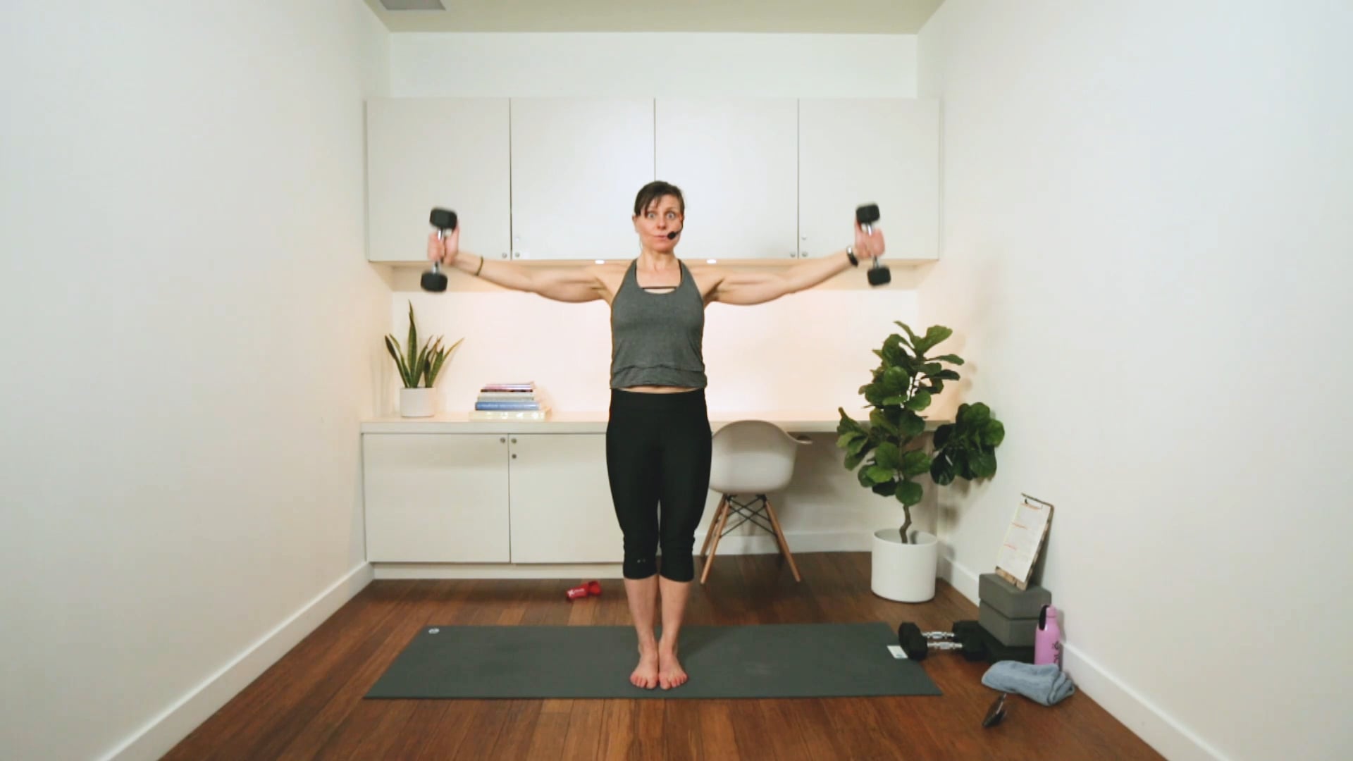 10 Minute Tone: Shoulders (10 min) - with Hana Weinwurm
