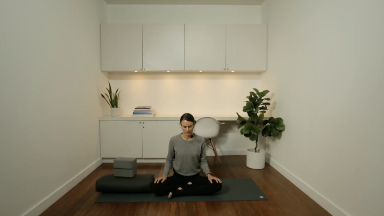 Live Replay: Yin & Meditation (60 min) - with Lisa Sanson