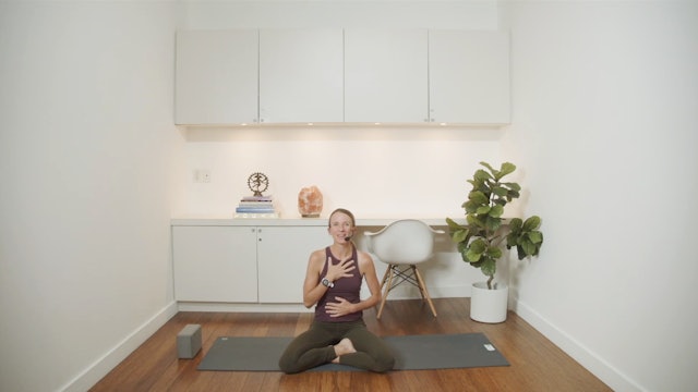  Expand & Contract Hatha Yoga (60 min) - with Rebecca Hollingworth