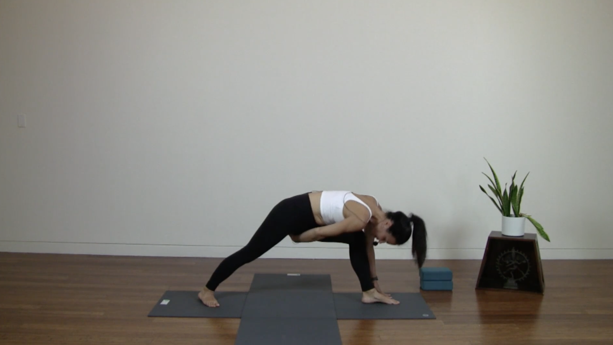 Live Replay: Dynamic Power Yoga (75 min) - with Jasmina Egeler