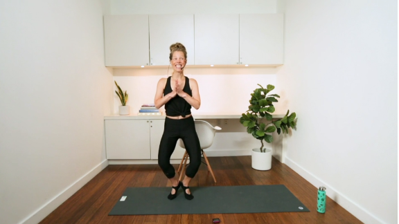 Barre Hip & Thigh Toner (13 min) - with Chrissy Chequer