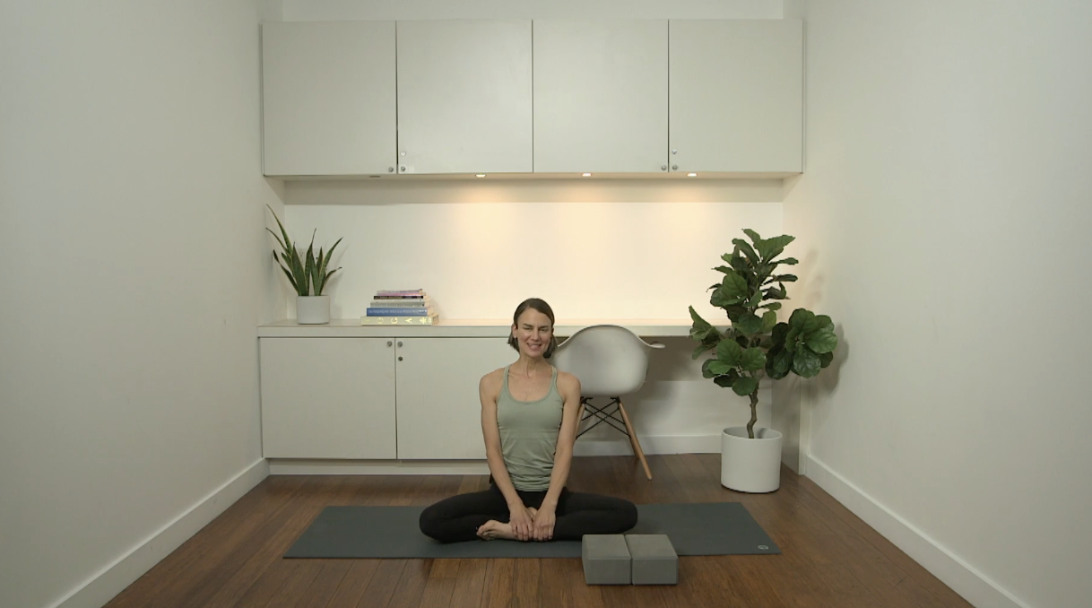 Live Replay: Evening Hatha for Positivity (60 min) - with Lisa Sanson