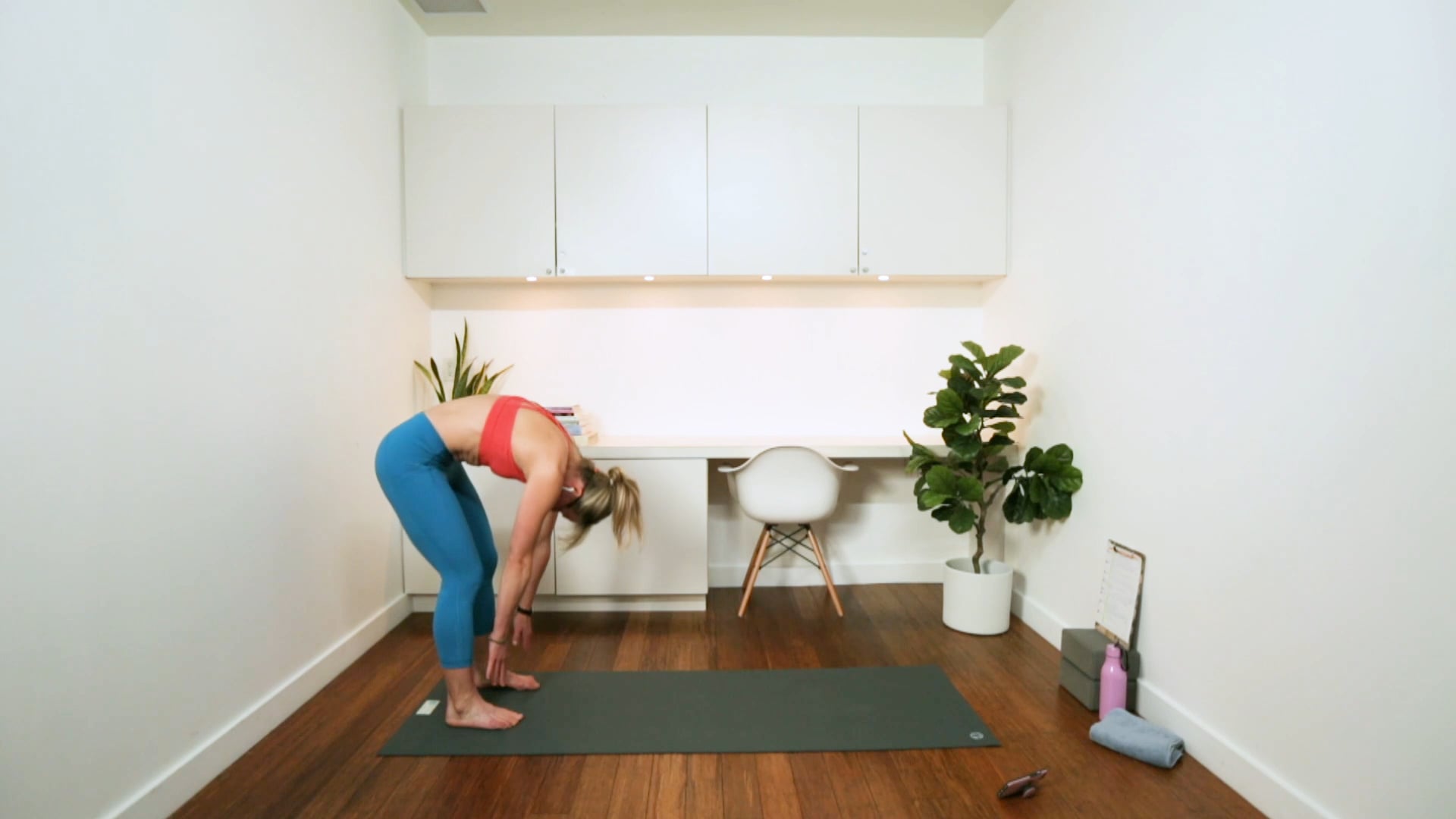 All Core Pop Workout (30 min) - with Hana Weinwurm