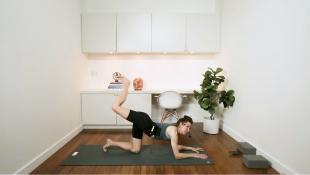 Fast Paced Pilates (30 min) - with Alison Klektau