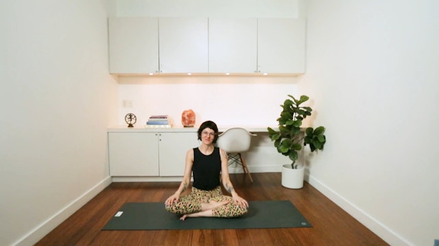 Power Yoga for Inner Strength (50 min) - with Sasha Smith