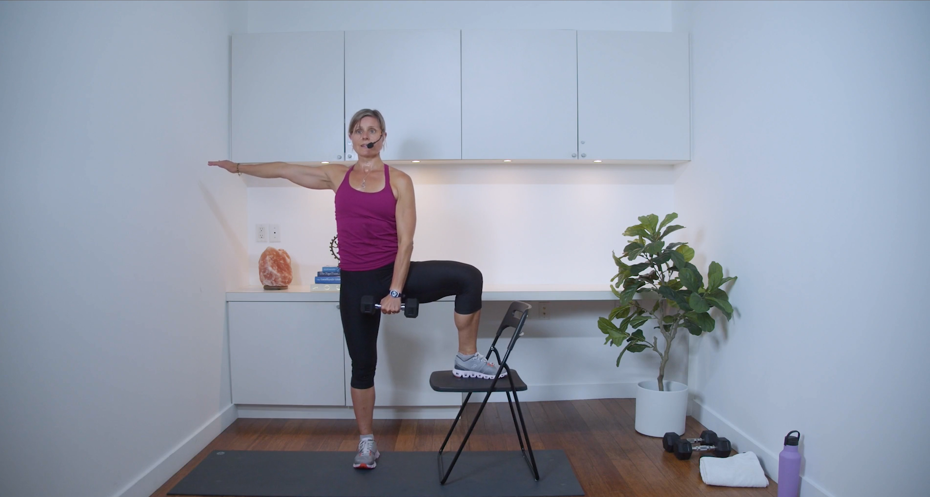 Chair Workout (45 min) - with Hana Weinwurm