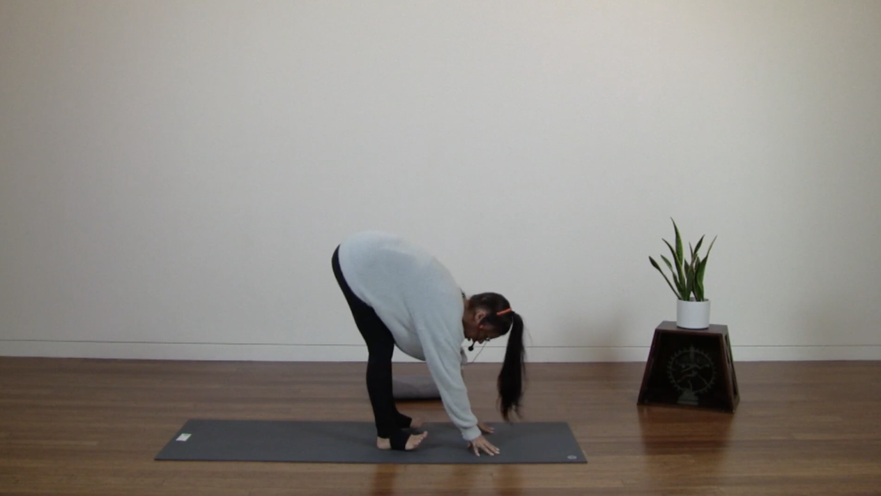 Live Replay: Connecting to Feminine Energy (60 min) - with Joss Frank