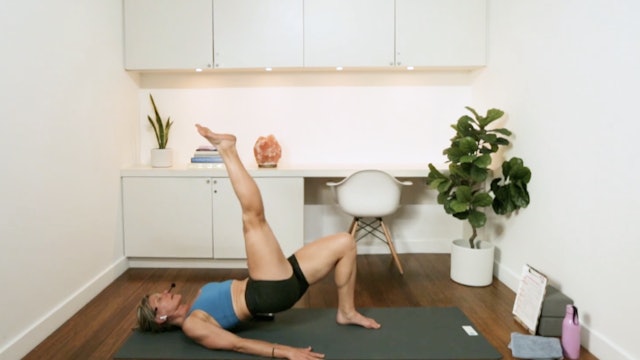 Pilates Core Fusion (60 min) - with Hana Weinwurm