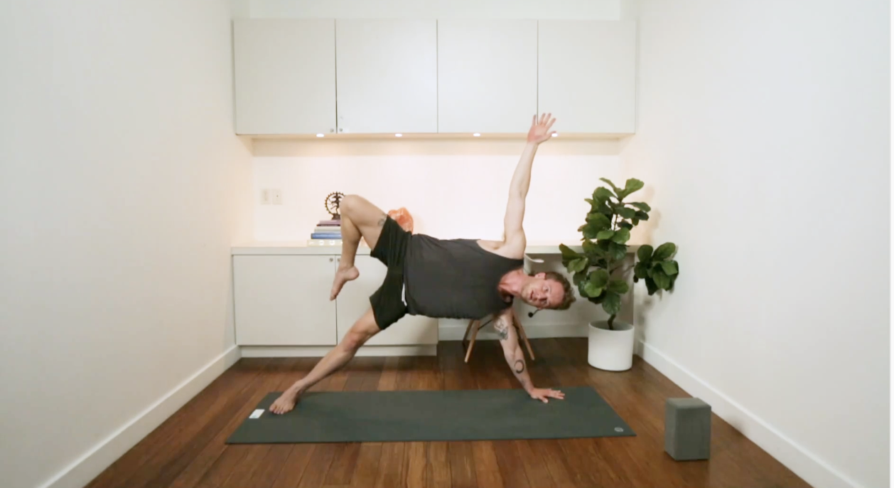 Intermediate Fast & Fiery Flow (30 min) - with Connor Roff