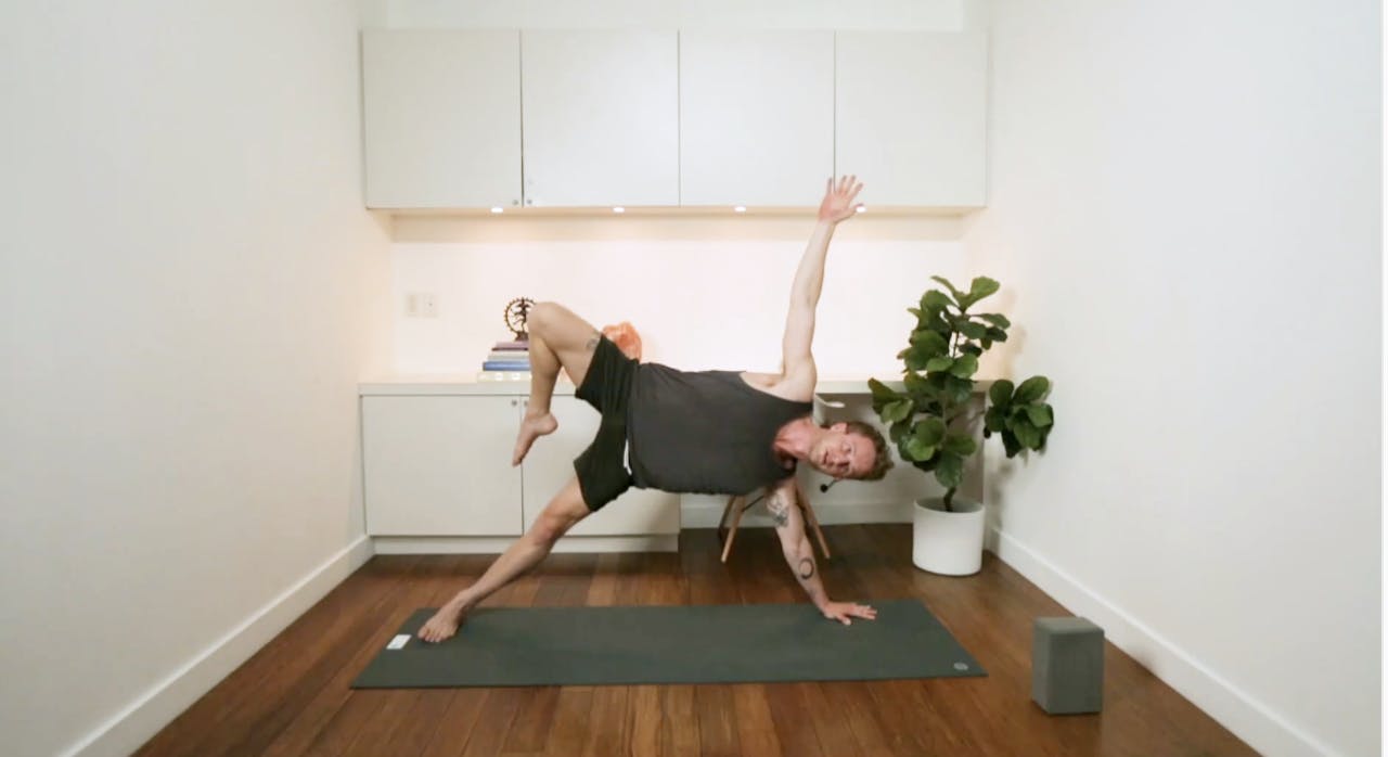 Intermediate Fast & Fiery Flow (30 min) - with Connor Roff - Connor ...