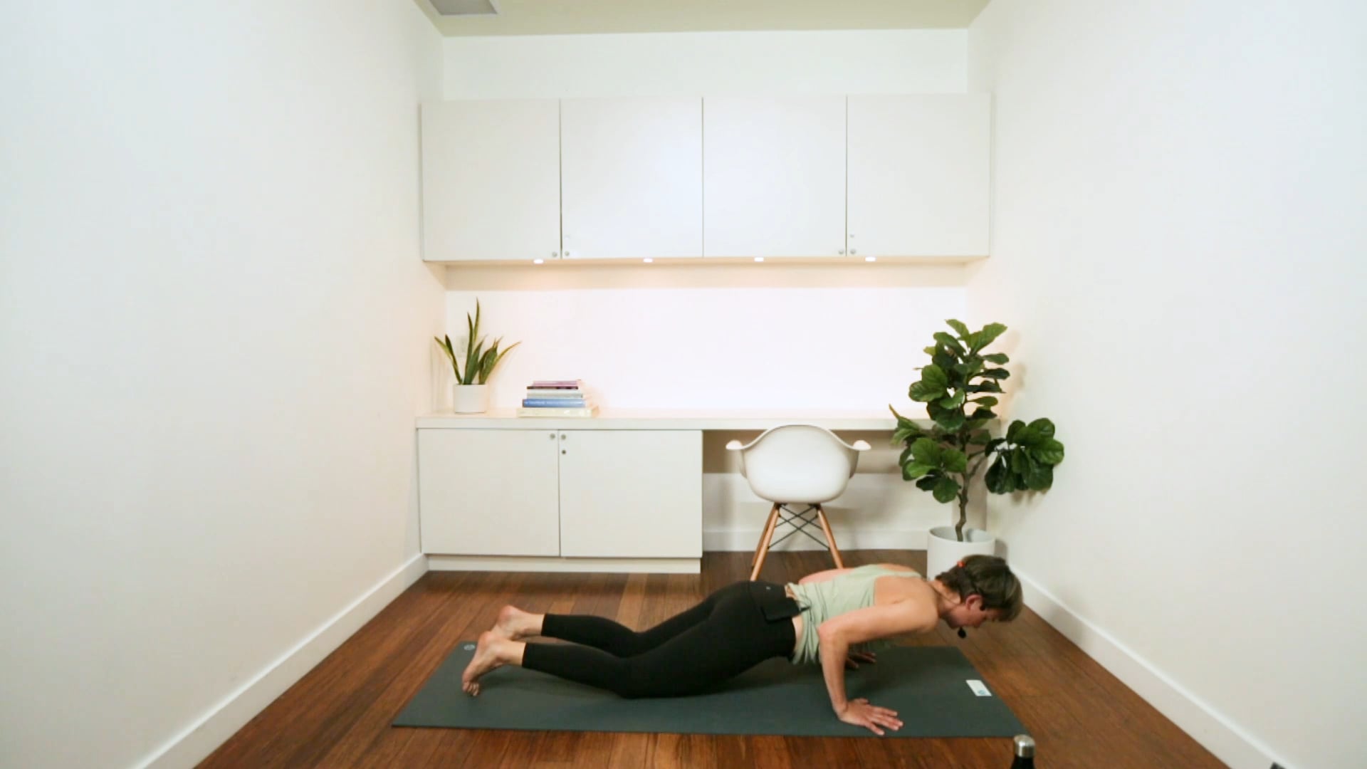 Hips & Shoulder Opening Flow (48 min) - with Lisa Sanson