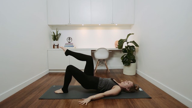 Pilates Fusion: Beginner Foundations (30 min) — with Chelsea Wissink