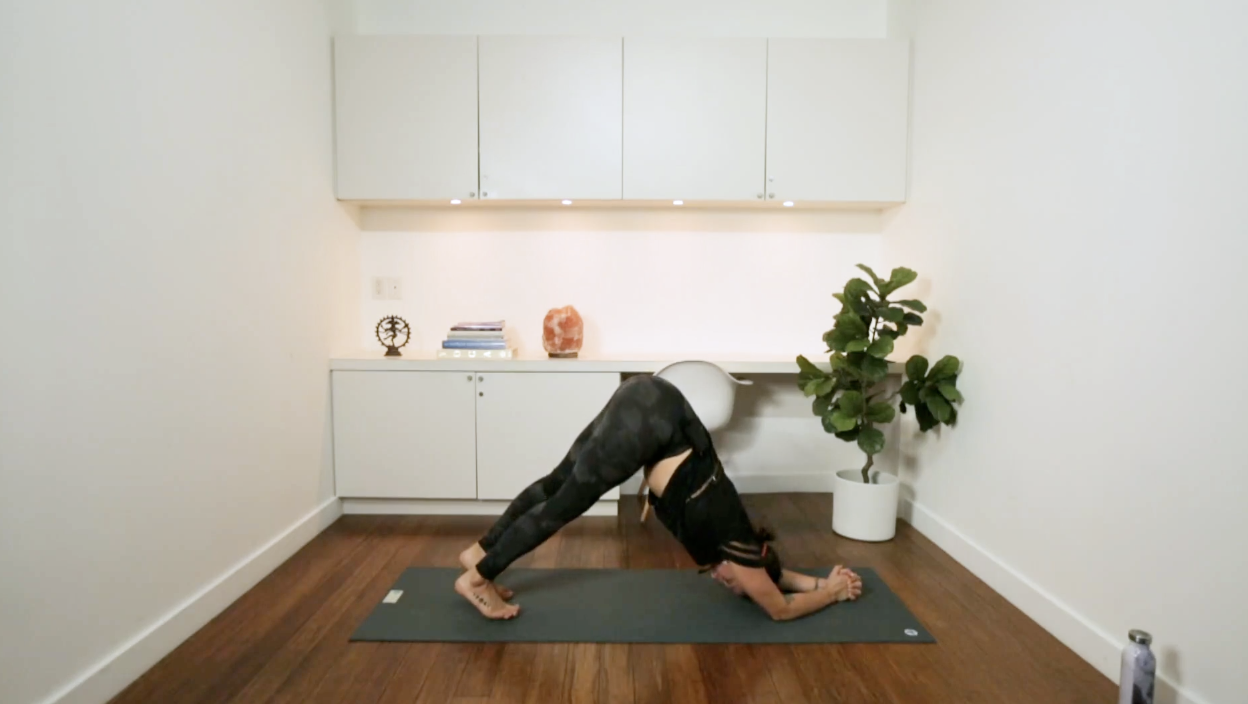 Strong Arms Pilates (20 min) - with Kyra Morrison