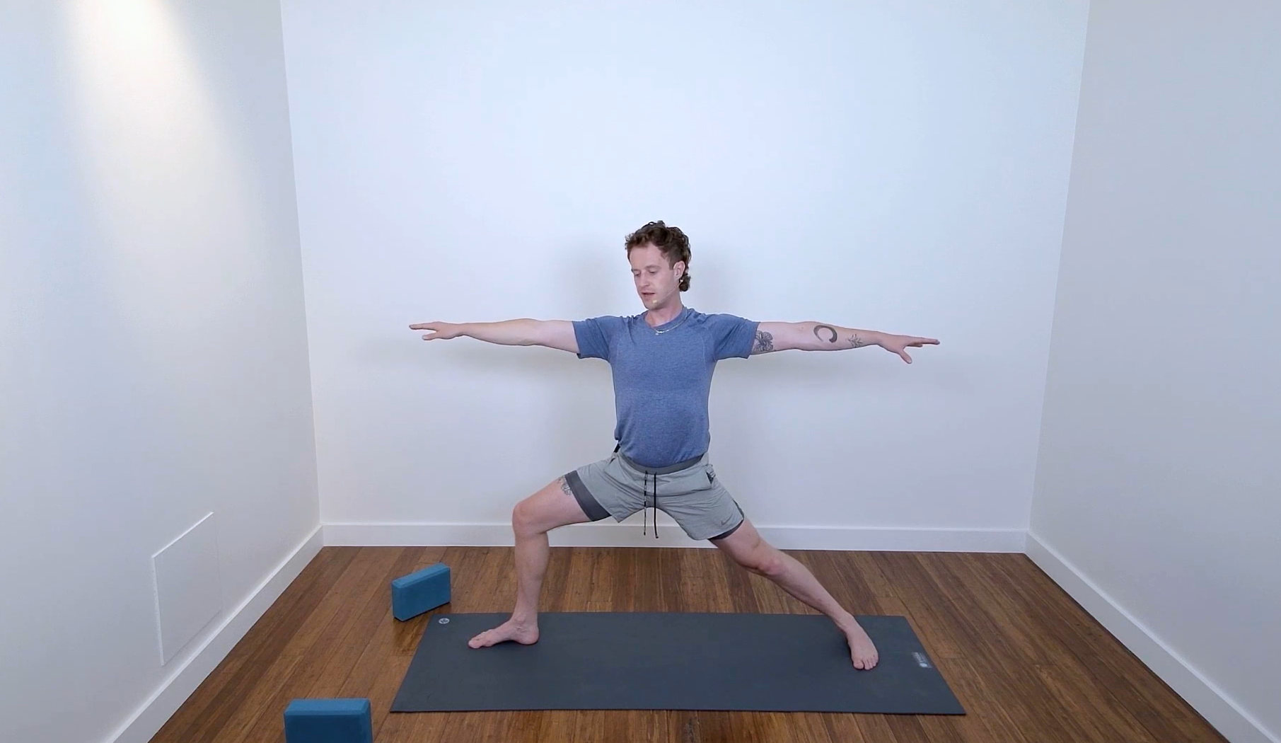 Ready to Fly Flow Yoga (60 min) - Connor Roff 