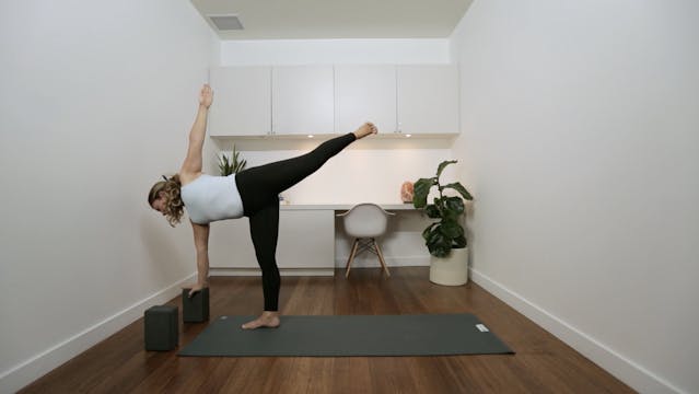 Side Body Flow Yoga (30 min) — with K...