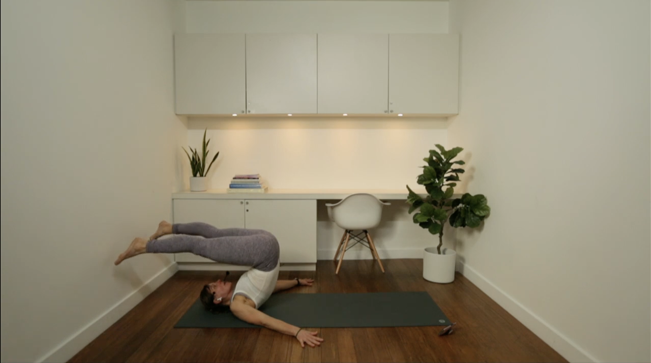 Live Replay: Pilates (60 min) - with Hana Weinwurm