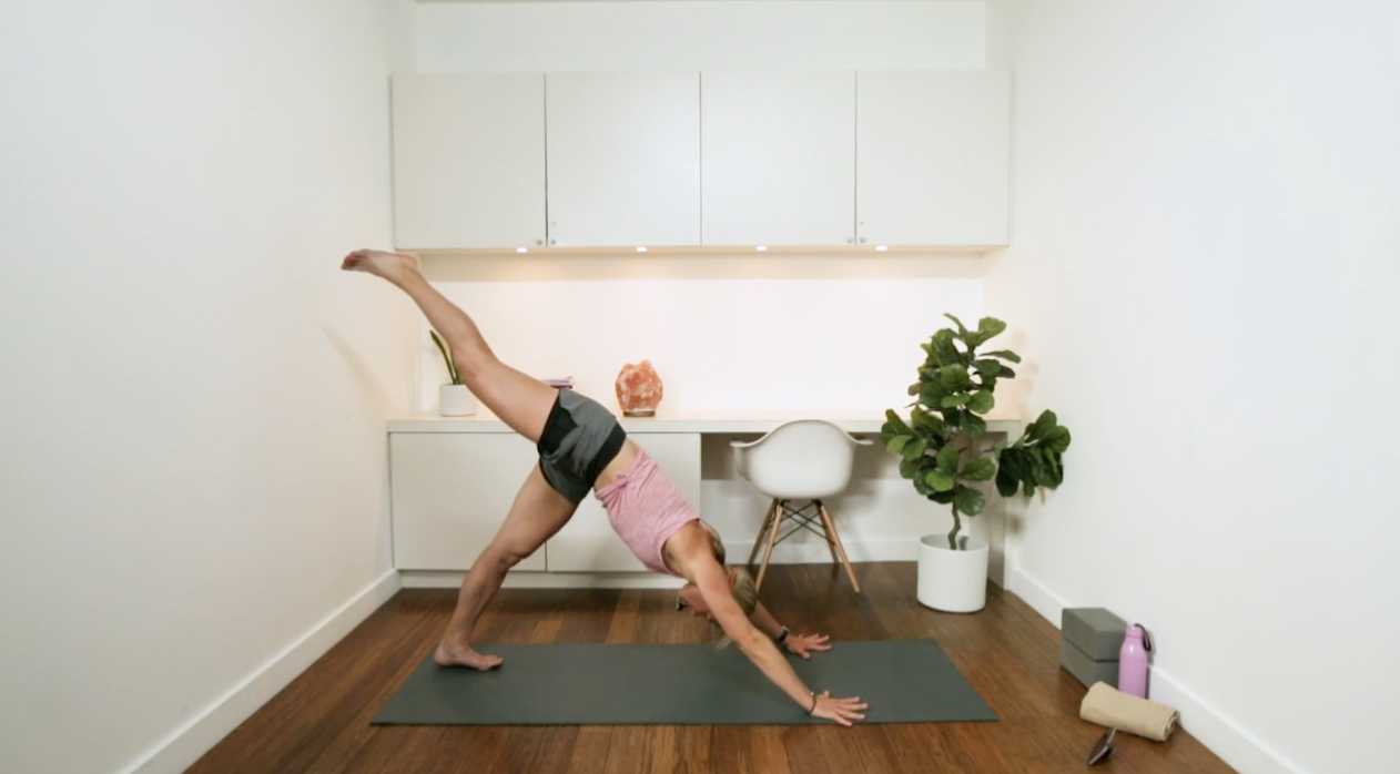 Full Body Standing Pilates (30 min) - with Hana Weinwurm