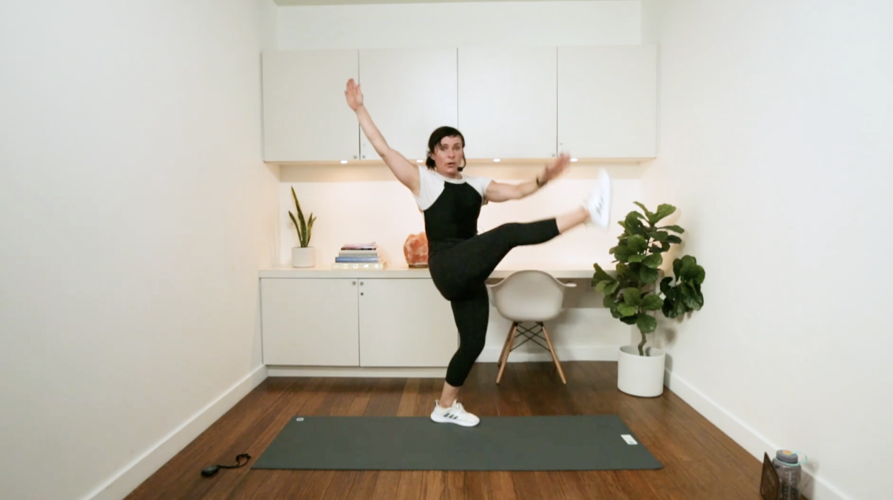 Sweaty Cardio Core Circuit (33 min) - with Naomi Joy Gallagher