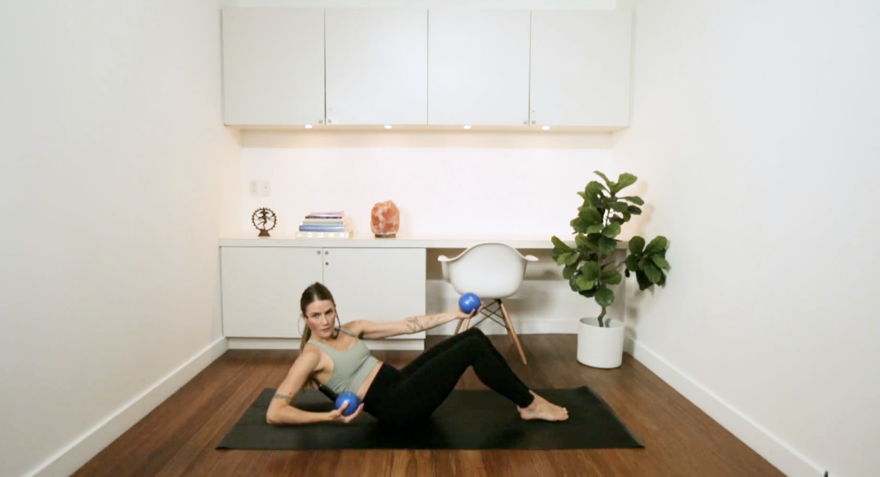 Barre for Core & Arms (25 min) - with Heather Obre