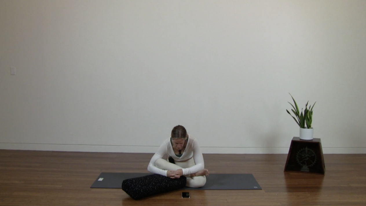 Live Replay: Sweet Sanctuary Yin/Vin  (60 min) - with Mikaela Millington