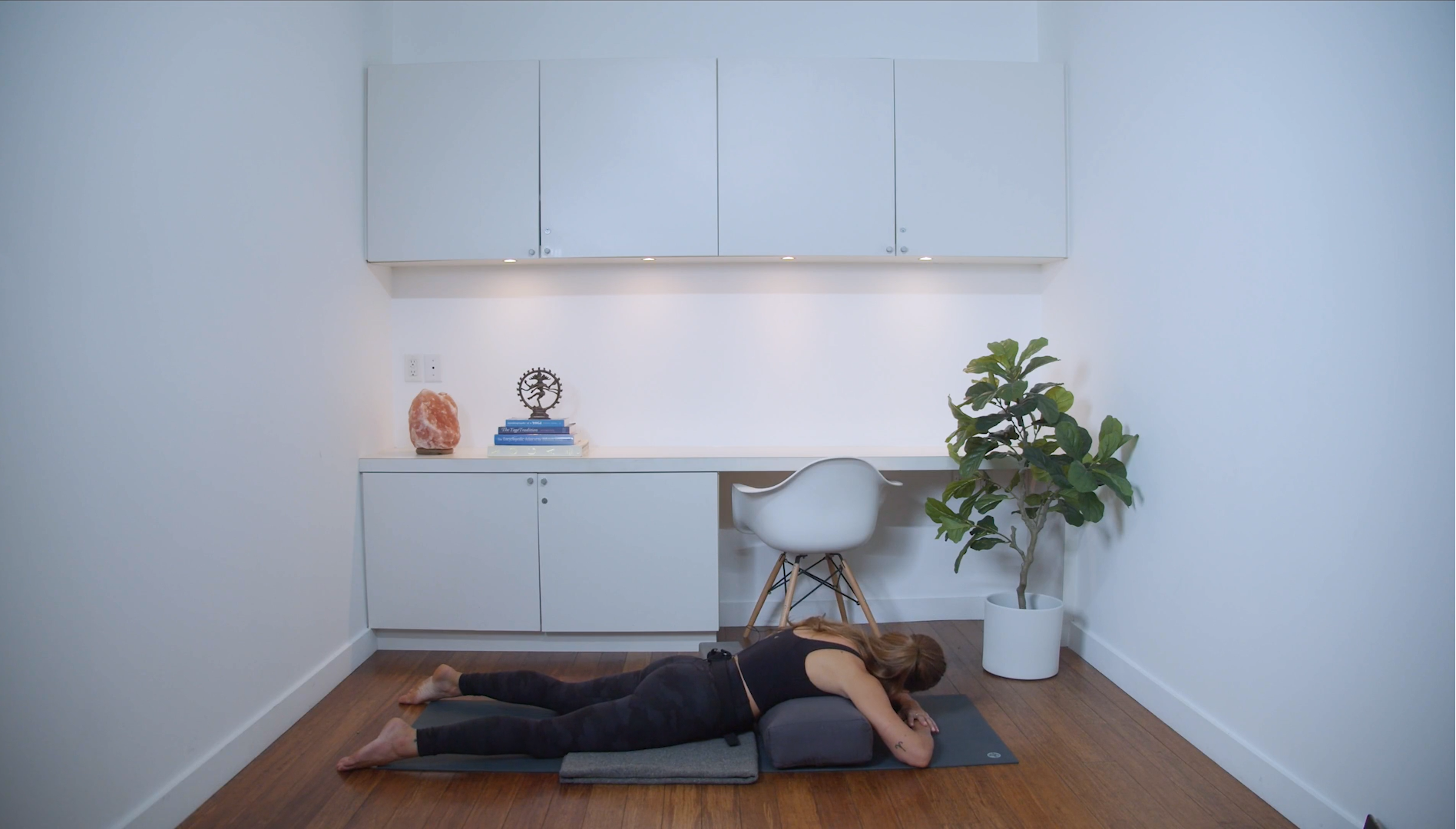 Yin to Cultivate Peace (30 min) - with Ashley Levii