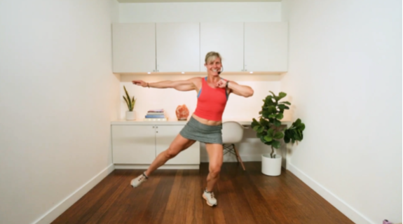 Cardio Dance Workout (30 min) - with Hana Weinwurm