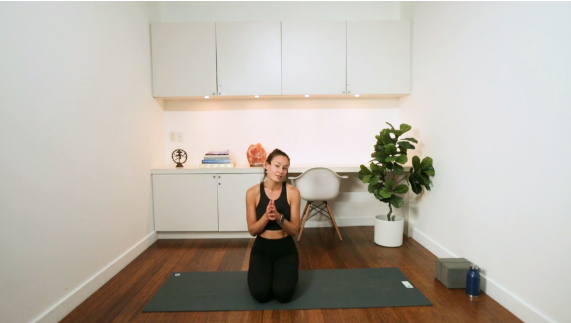 Soothing Evening Yoga (20 min) - with Veronika Diana