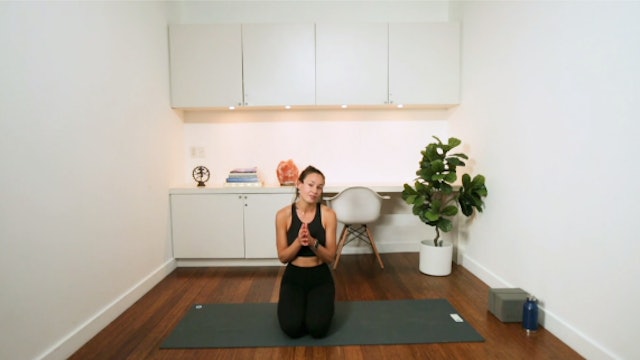 Soothing Evening Yoga (20 min) - with Veronika Lelyavko
