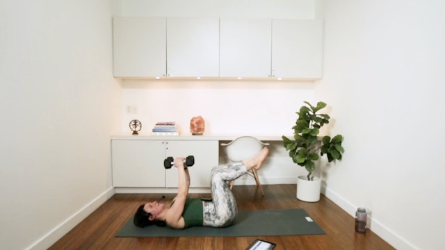 Strong Arms & Abs (25 min) - with Naomi Joy Gallagher
