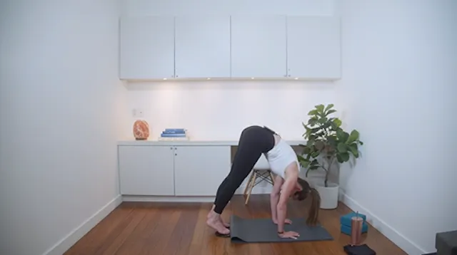 Sliding Glutes & Abs: Intermediate Pi...