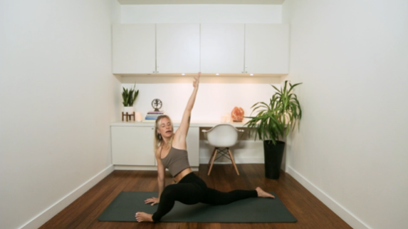Fluid Juicy Flow Yoga (30 min) - with Mikaela Millington