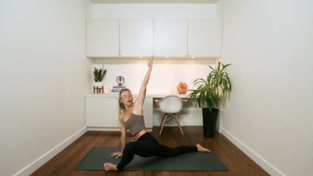 Fluid Juicy Flow Yoga (30 min) - with Mikaela Millington