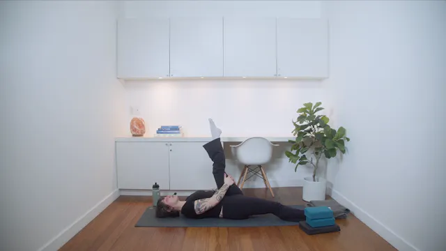 Staying Present Series: Sit with Disc...