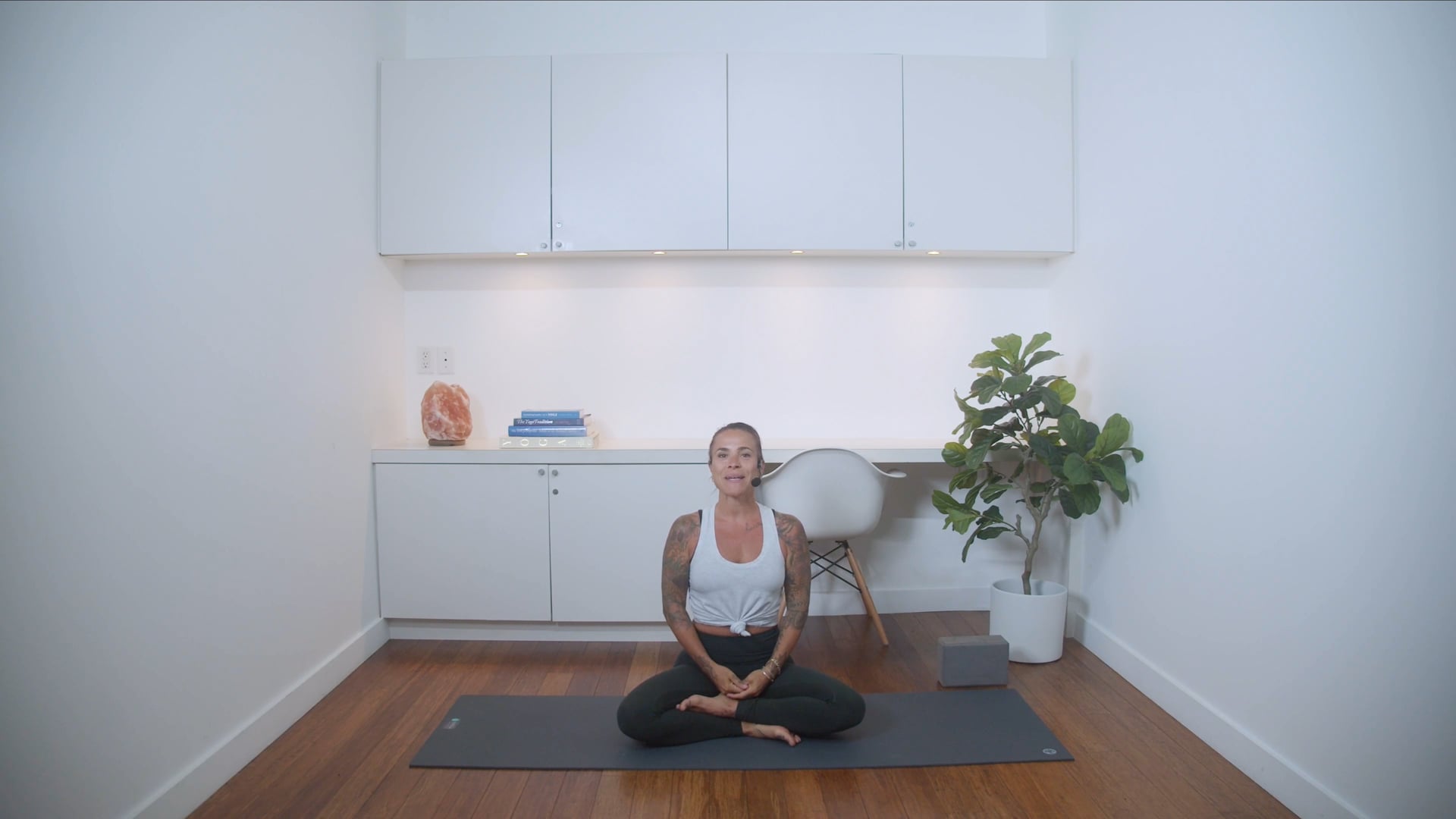 Hatha Yoga for Balance and Unity (30 min) - with Crystal Rainbow Borelli