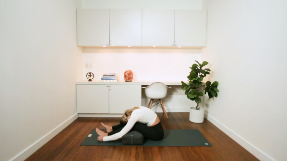 Relax & Restore (40 min) - with Mikaela Millington