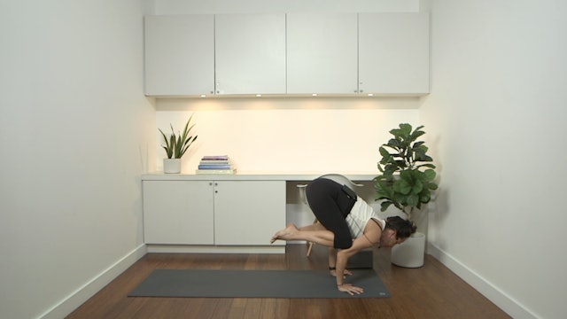 Live Replay: Grounded Power Yoga (60 min) - with Mari Dickey