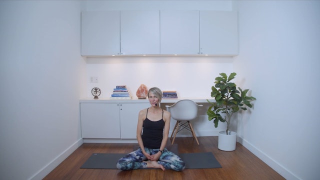 Quiet Your Mind Meditation (15 min) - with Lisa Sanson