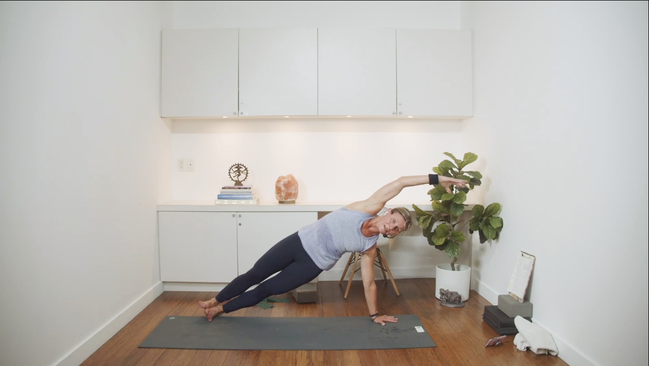 Sweat Express Workout (30 min) - with Hana Weinwurm