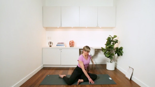 Mobility & Stability: Lower Body (20 min) - with Hana Weinwurm