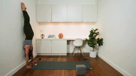 Flow for Handstand Prep (30 min) - with Mari Dickey
