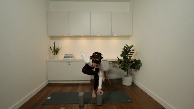 Live Replay: Yoga for Sore Muscles (60 min) - with Katherine Moore